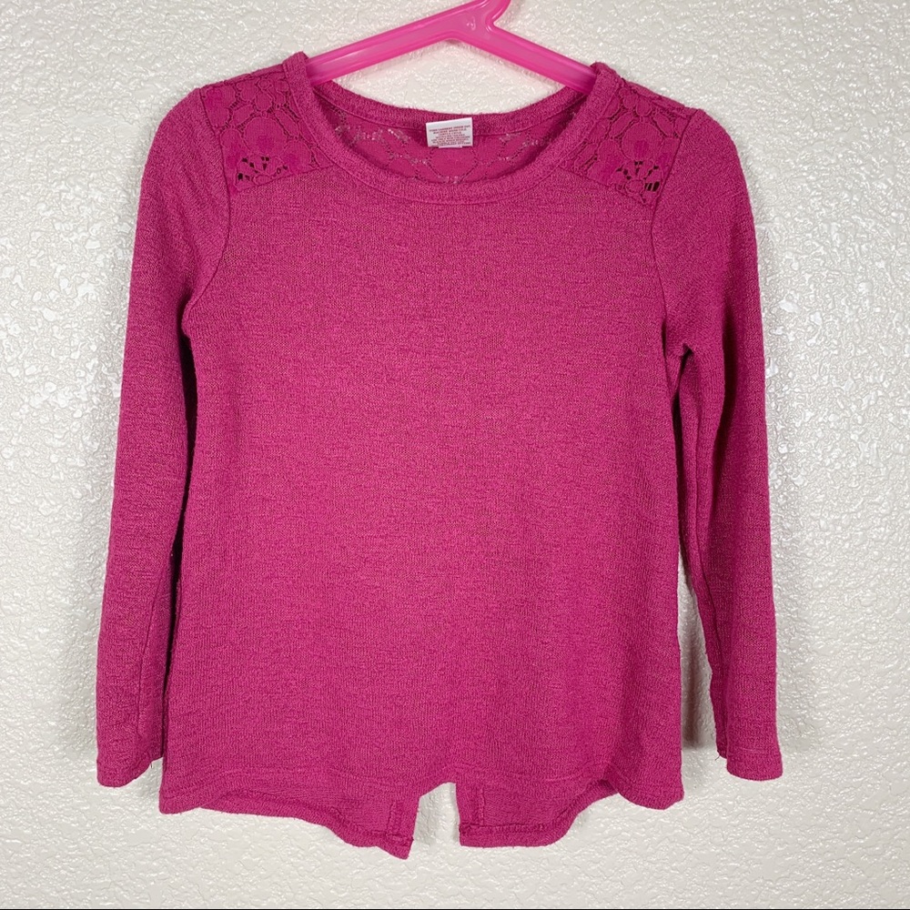 Cute knit sweater in EUC size 5